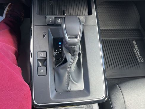 Used 2026 Toyota Corolla Cross XLE w/ Convenience Package image 27