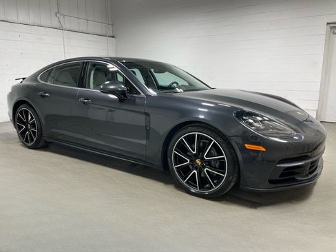 Used 2018 Porsche Panamera 4 w/ Premium Package AWD/4WD image 3