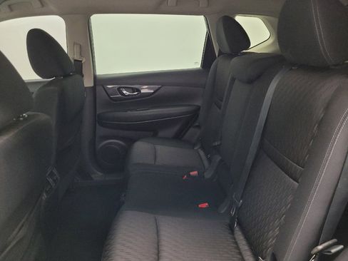 Used 2020 Nissan Rogue SV image 18