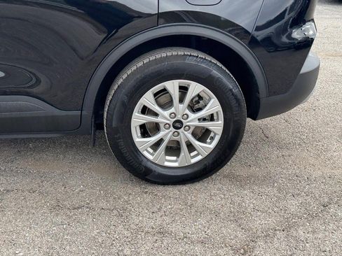 Used 2023 Ford Escape Active w/ Tech Pack #2 AWD/4WD image 11
