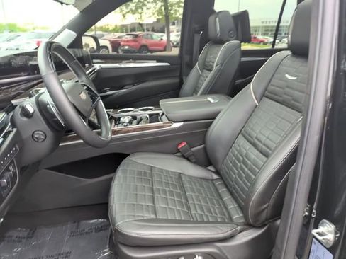 Certified 2025 Cadillac Escalade Sport Platinum AWD/4WD image 16