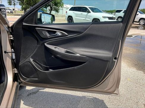 Used 2023 Chevrolet Malibu LT FWD image 29
