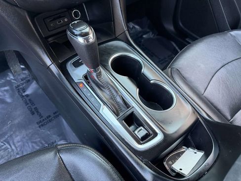 Used 2020 Chevrolet Equinox Premier image 38