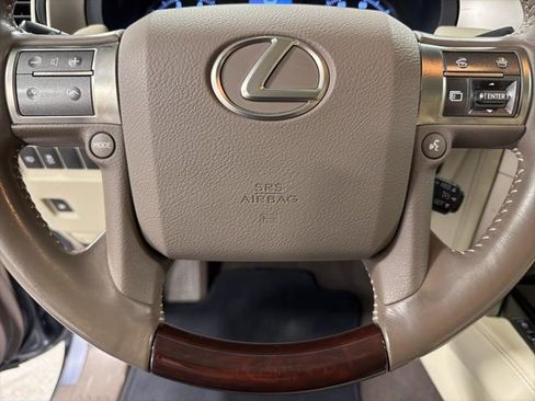 Used 2019 Lexus GX 460 Premium w/ Premium Package image 18