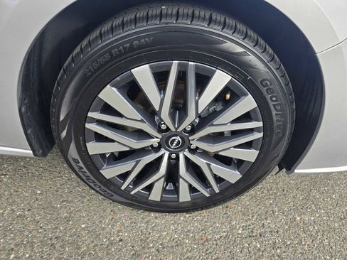 Used 2023 Nissan Altima 2.5 SV image 9