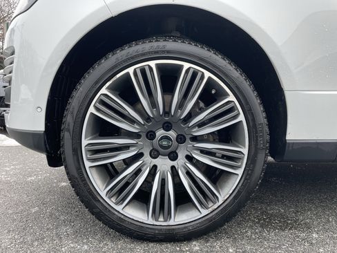 Used 2020 Land Rover Range Rover HSE image 9