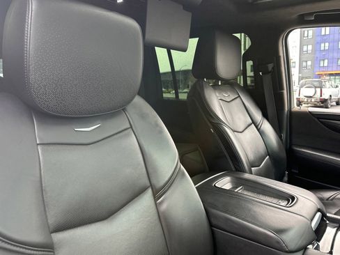 Used 2017 Cadillac Escalade ESV Platinum image 30