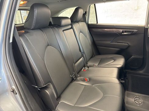 Used 2022 Toyota Highlander Limited w/ Protection Package #3 (TMS) AWD/4WD image 48