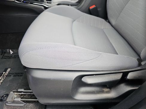 Used 2024 Toyota Corolla Cross AWD Hybrid w/ Moonroof Package image 17