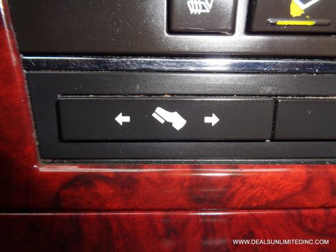 Used 2012 Cadillac Escalade Luxury image 12