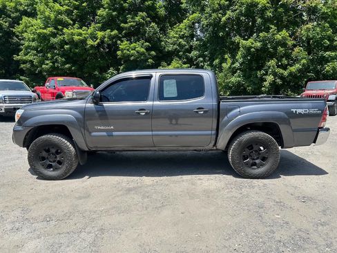 Used 2013 Toyota Tacoma 4x4 Double Cab w/ TRD Off-Road Pkg image 5