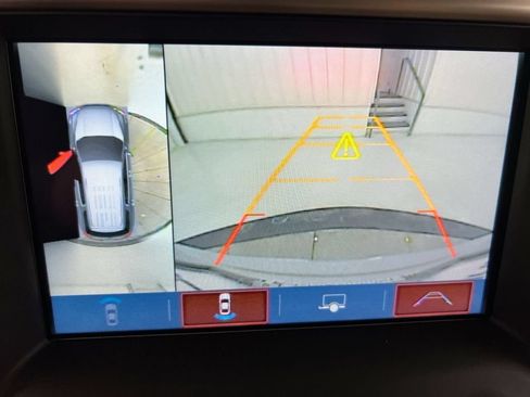 Used 2019 GMC Acadia Denali w/ Technology Package FWD image 15