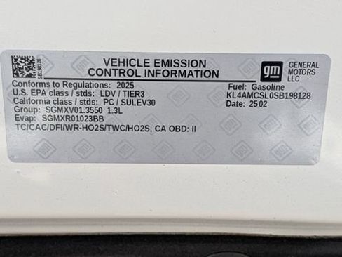 Used 2025 Buick Encore GX Preferred AWD/4WD image 24