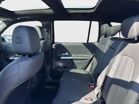 New 2025 Mercedes-Benz GLB 250 4MATIC image 19