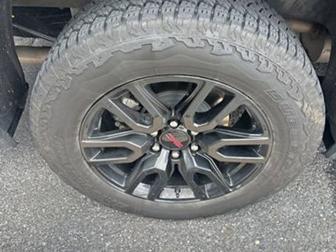 Used 2025 GMC Sierra 1500 Elevation image 11