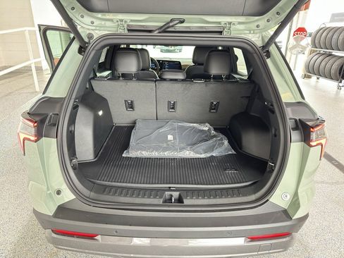 New 2026 Chevrolet Equinox ACTIV w/ LPO, Floor Liner Package image 10