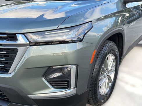 Used 2023 Chevrolet Traverse LT FWD image 11
