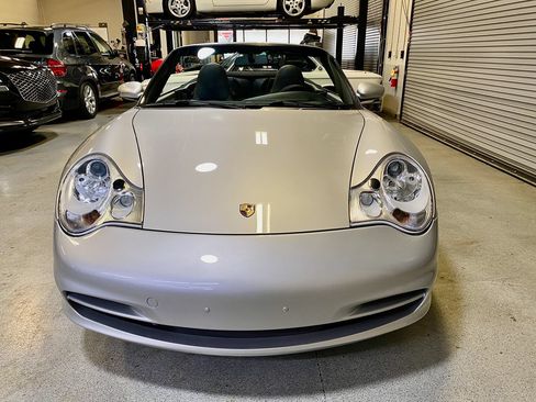 Used 2004 Porsche 911 Carrera RWD image 5