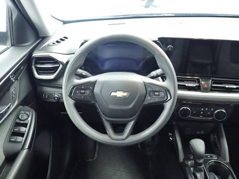 Used 2024 Chevrolet TrailBlazer LT AWD/4WD image 21