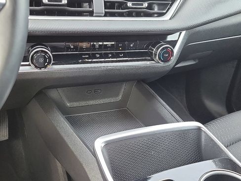 Used 2025 Chevrolet Equinox LT FWD image 16