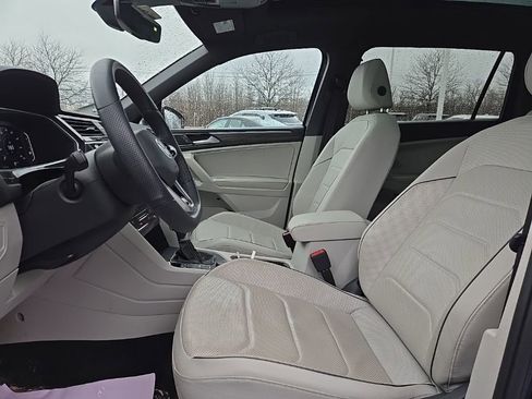 Used 2022 Volkswagen Tiguan SEL R-Line image 14