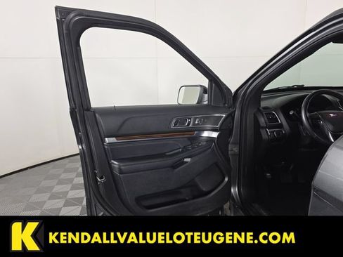 Used 2018 Ford Explorer Limited w/ Equipment Group 301A AWD/4WD image 21