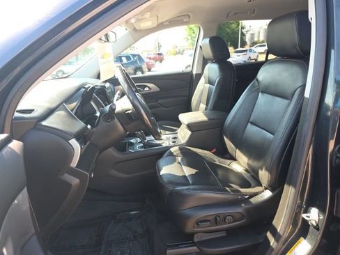 Used 2020 Chevrolet Traverse LT w/ Driver Confidence II Package AWD/4WD image 12