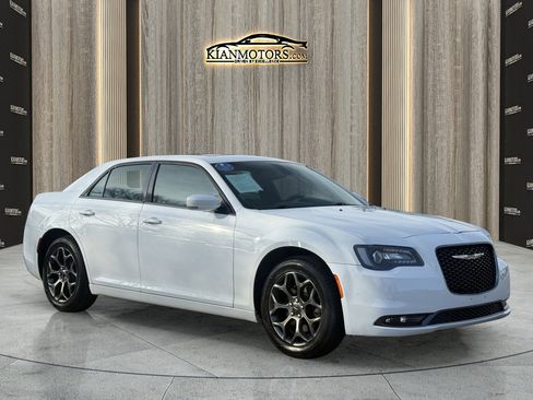 Used 2018 Chrysler 300 S w/ 300S Premium Group image 1