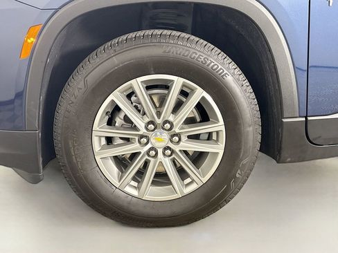 Used 2023 Chevrolet Traverse LT image 30