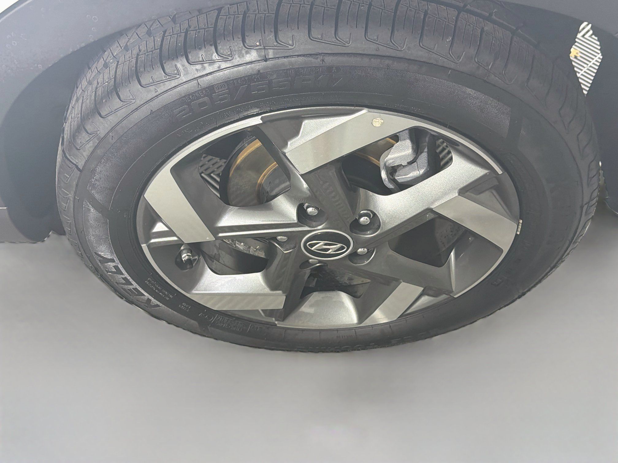 Used 2025 Hyundai Venue SEL FWD image 11