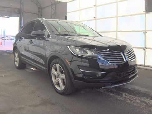 Used 2018 Lincoln MKC Premiere FWD image 2