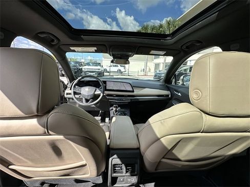 Certified 2024 Cadillac XT4 Premium Luxury image 30