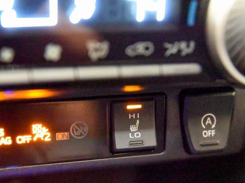 Used 2025 Toyota RAV4 XLE image 23