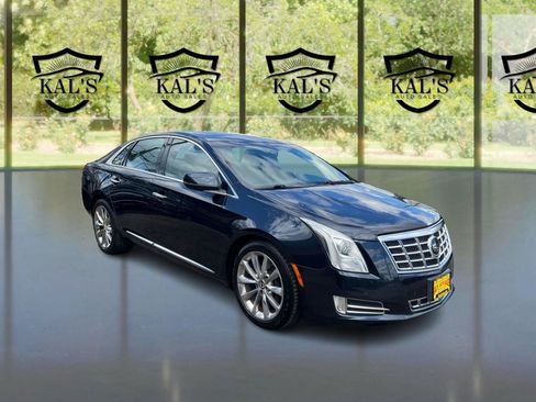Used 2013 Cadillac XTS Premium w/ Driver Assist Package FWD image 3