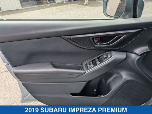 Used 2019 Subaru Impreza 2.0i Premium AWD/4WD image 12