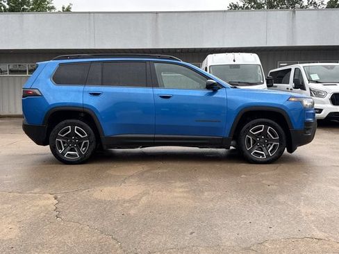 New 2026 Jeep Cherokee Laredo AWD/4WD image 2