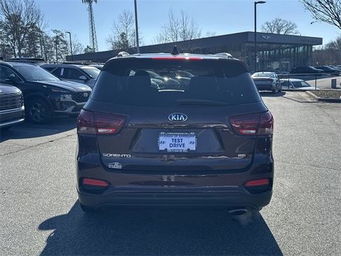 Used 2019 Kia Sorento LX w/ LX Convenience Package image 6