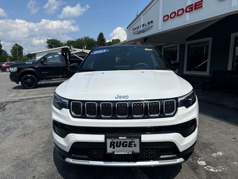 Used 2023 Jeep Compass Limited w/ Elite Group AWD/4WD image 9