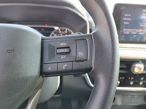 Used 2025 Nissan Rogue S image 19