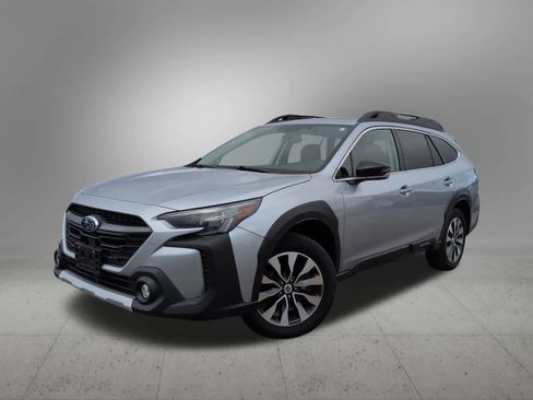 Used 2023 Subaru Outback Limited image 1