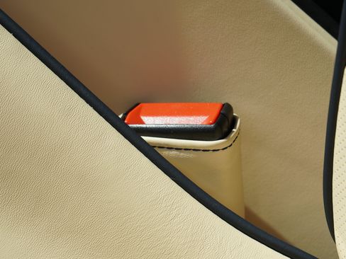 Used 2022 Ferrari Roma RWD image 41
