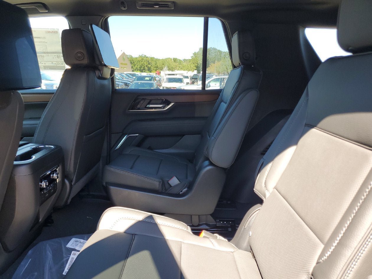 New 2027 GMC Yukon Denali w/ Denali Reserve Package AWD/4WD image 11
