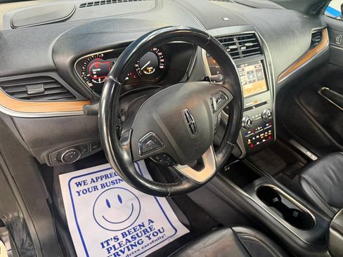 Used 2019 Lincoln MKC Select w/ Vista Value Package AWD/4WD image 16