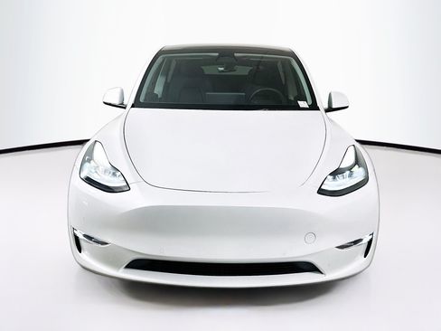 Used 2022 Tesla Model Y Performance AWD/4WD image 2