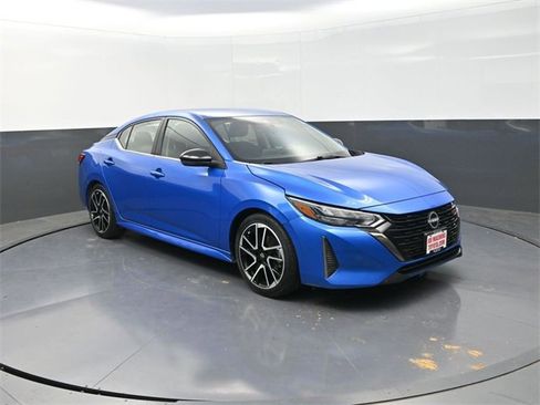Used 2024 Nissan Sentra SR image 2