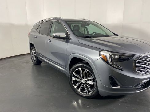 Used 2020 GMC Terrain Denali w/ Denali Premium Package image 4