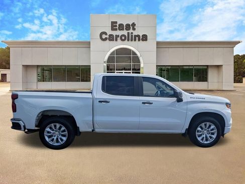 Used 2022 Chevrolet Silverado 1500 Custom RWD image 2