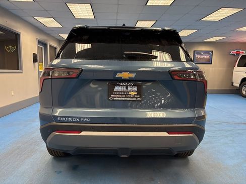 New 2026 Chevrolet Equinox LT w/ Convenience Package II AWD/4WD image 7