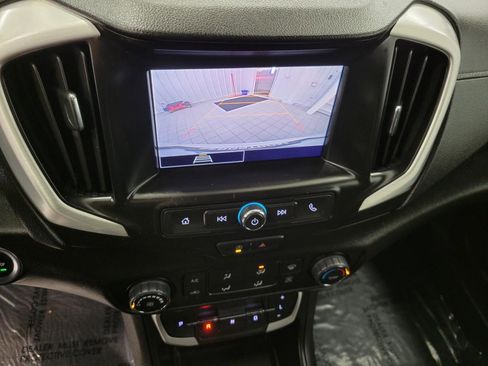 Used 2024 GMC Terrain SLE image 34