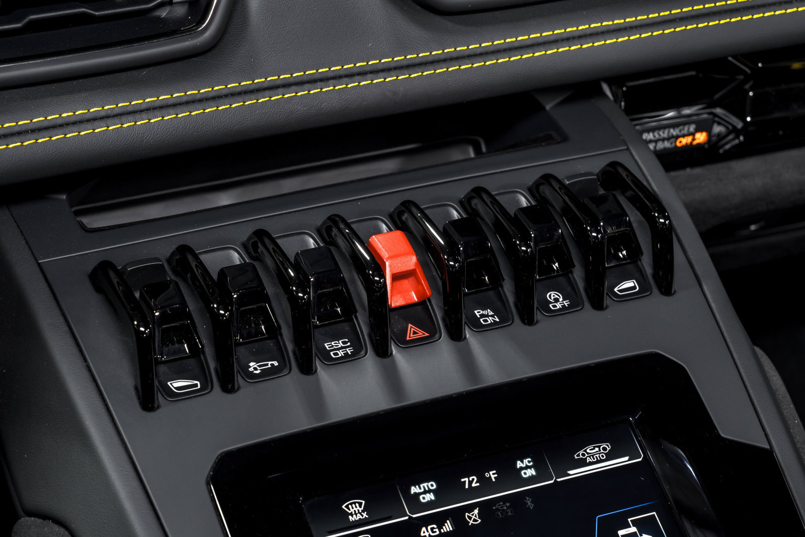 Used 2022 Lamborghini Huracan EVO RWD image 25